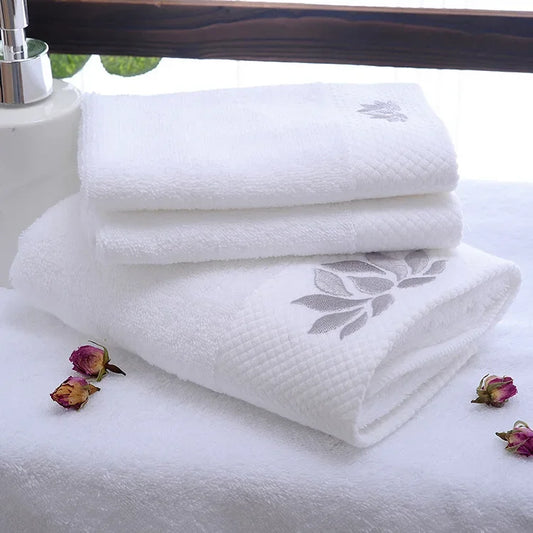 Guangdong Cotton Thick Face And Bath Towel For Adults Absorbent Soft